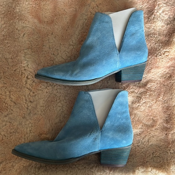 Free People Collection - Charm Double V Ankle Boot - Blue Suede - Picture 5 of 5
